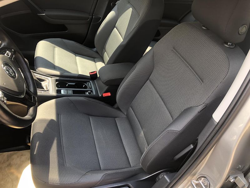 Volkswagen Golf (2018) 2018 - FACELIFT - 1.0 TSI-81KW - fotka 12 z 14