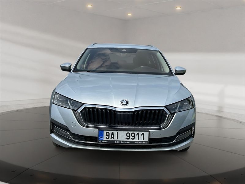 Škoda Octavia 2,0 TSI Style 4x4 DSG - fotka 2 z 11