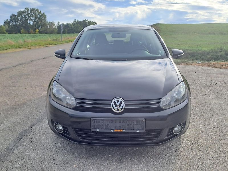 Volkswagen Golf (2012) 1.4 16V 59 KW, SERVISKA, PĚKNÝ - fotka 2 z 36