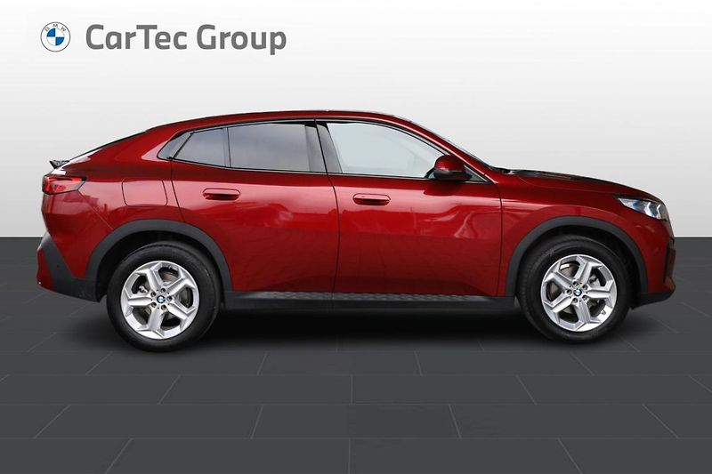 BMW X2 sDrive18d - fotka 4 z 24