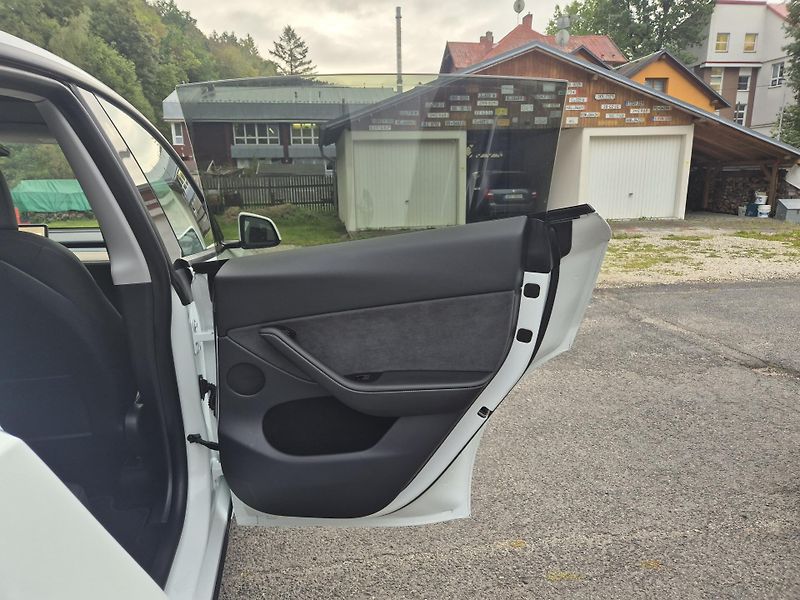 Tesla Model Y ZAMLUVENO ! TZ 92,4% - fotka 39 z 50