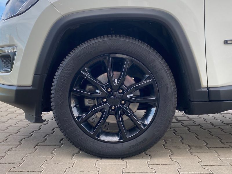 Jeep Compass (2020) 1,3 Turbo (96kW) 130K Man. - fotka 13 z 33