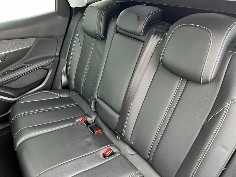 Peugeot 3008 (2019) 1.2PT 96kW! Allure! Tažné! LED - fotka 18 z 38