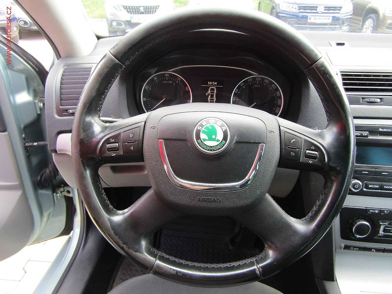 Škoda Octavia (2012) 1.4 TSi, ČR, AC, temp - fotka 14 z 16