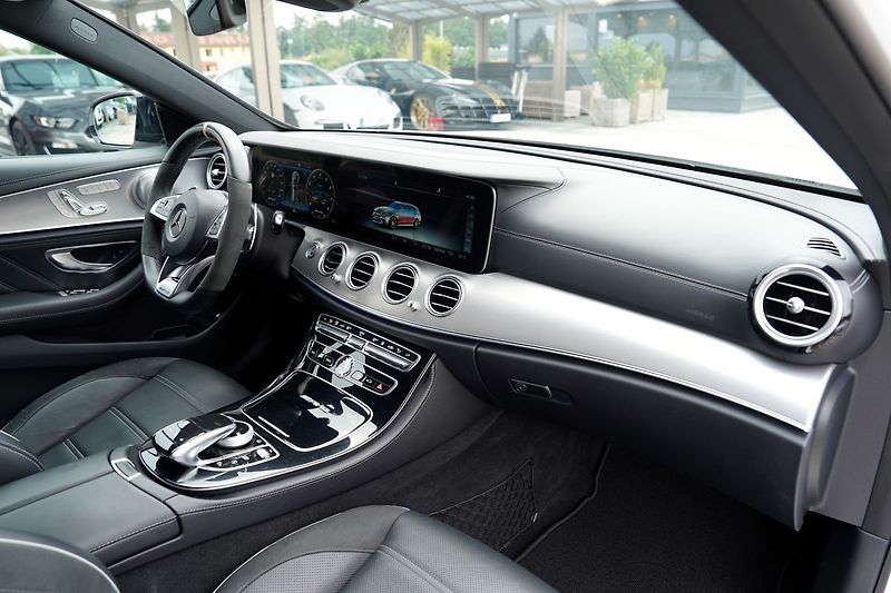 Mercedes-Benz Třídy E E63 S AMG 4Matic+// 615 PS - fotka 26 z 48