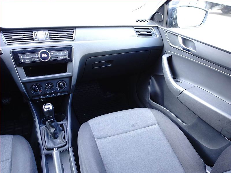 Škoda Rapid (2017) 1.2 TSI, ČR,1.maj, Serv.kniha - fotka 8 z 16