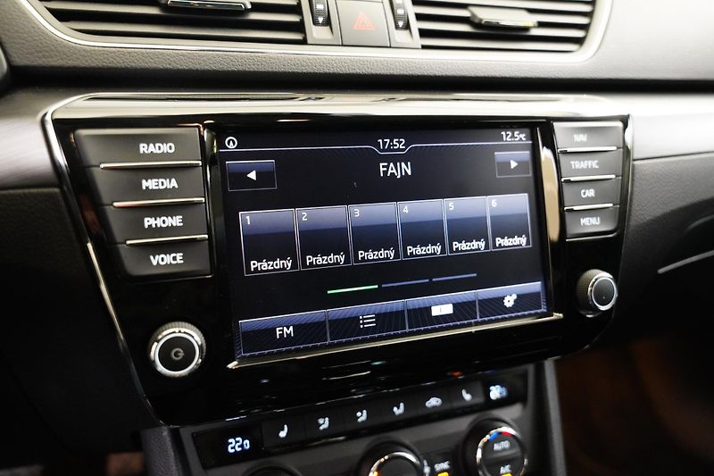 Škoda Superb - fotka 18 z 27