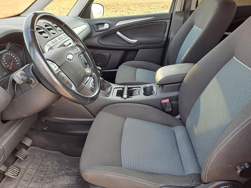 Ford Galaxy (2012) 2.0TDCi 7 MÍST SERVISKA - fotka 10 z 30
