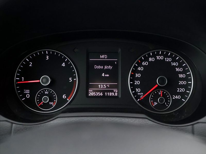 Volkswagen Sharan 2,0 TDI 135kW Comfortline DSG - fotka 17 z 39