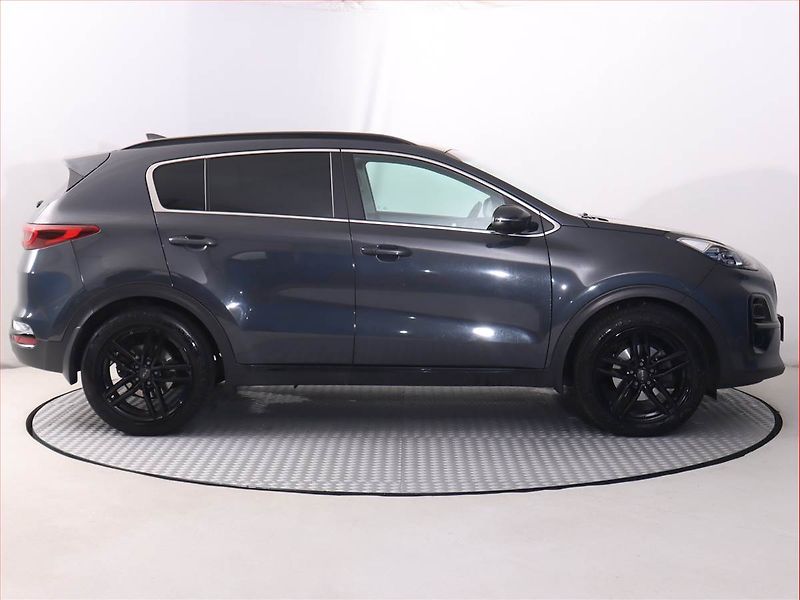 Kia Sportage (2021) Black Edition 1.6 CRDi - fotka 6 z 18