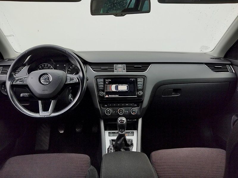 Škoda Octavia (2013) Combi Elegance plus 2,0 Tdi 11 - fotka 5 z 37