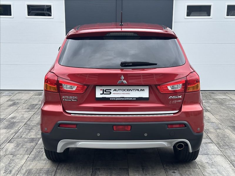 Mitsubishi ASX 1,8 DI-D 150PS  Intense 4x4 - fotka 8 z 48