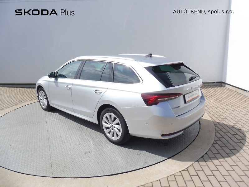 Škoda Octavia (2025) Combi Top Selection 2,0 TDI 11 - fotka 27 z 29