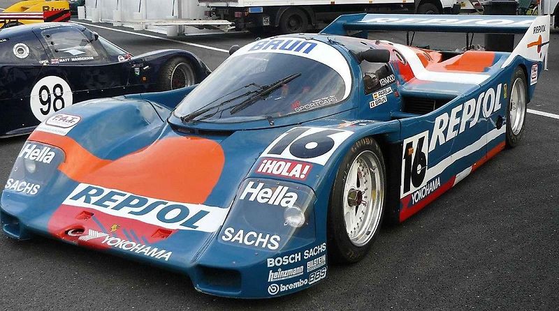 Porsche 962C týmu Joest Racing při Le Mans Classic v roce 2016.