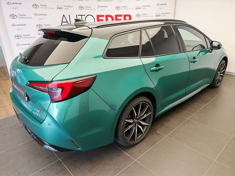 Toyota Corolla 1.8 Hybrid e-CVT GR Sport Tour - fotka 4 z 32