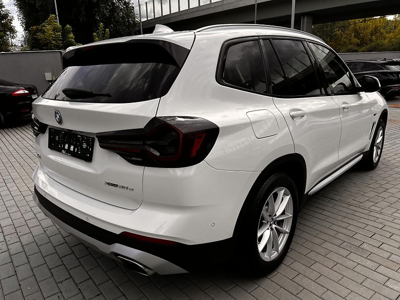 BMW X3 30e xDrive 215kw 1. majitel - fotka 5 z 28