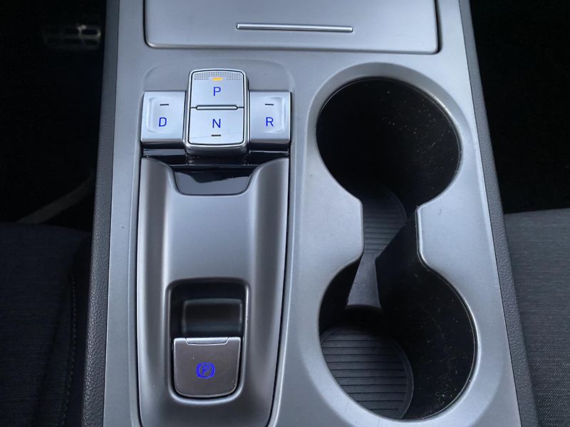 Hyundai Kona ELECTRIC 100kW- VÝHŘEV SEDAČEK - fotka 22 z 43