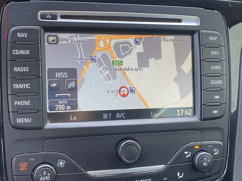 Ford S-MAX (2012) 2.0TDCi, Panor, AC - fotka 16 z 20