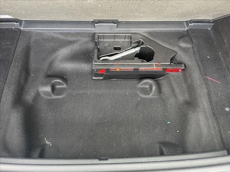 Mercedes-Benz Třídy B 2,2 CDi B200 Premium Automat L - fotka 10 z 35