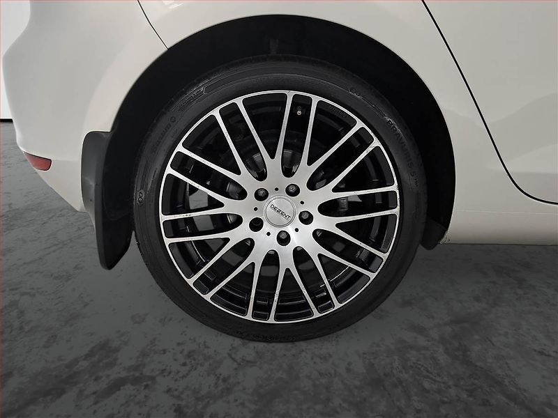 Volkswagen Golf (2011) Highline 1.2 TSI, Serv.kniha - fotka 15 z 17