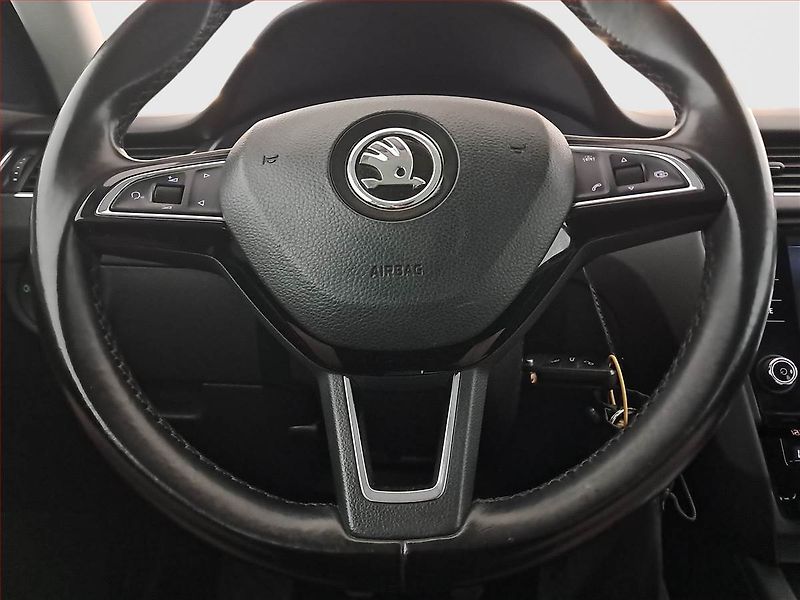 Škoda Octavia (2017) 1.6 TDI, Tempomat - fotka 16 z 16