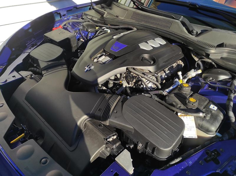 Maserati Ghibli 3.0 V6 316kW S Q4 LIFT, AT - fotka 42 z 48