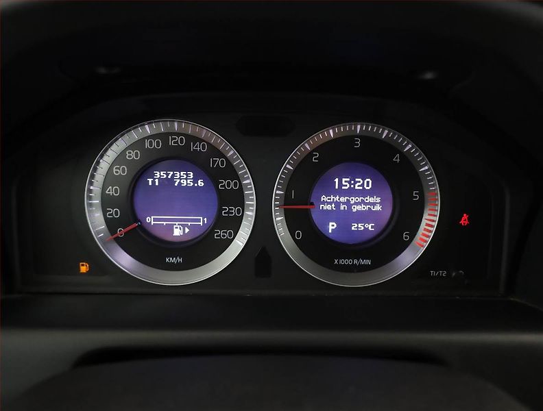 Volvo XC60 (2009) 2.4 D, 4X4, Automat, po STK - fotka 9 z 15