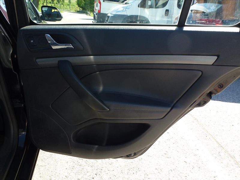Škoda Octavia 2,0 TDI 103KW Black Edition  E - fotka 26 z 51