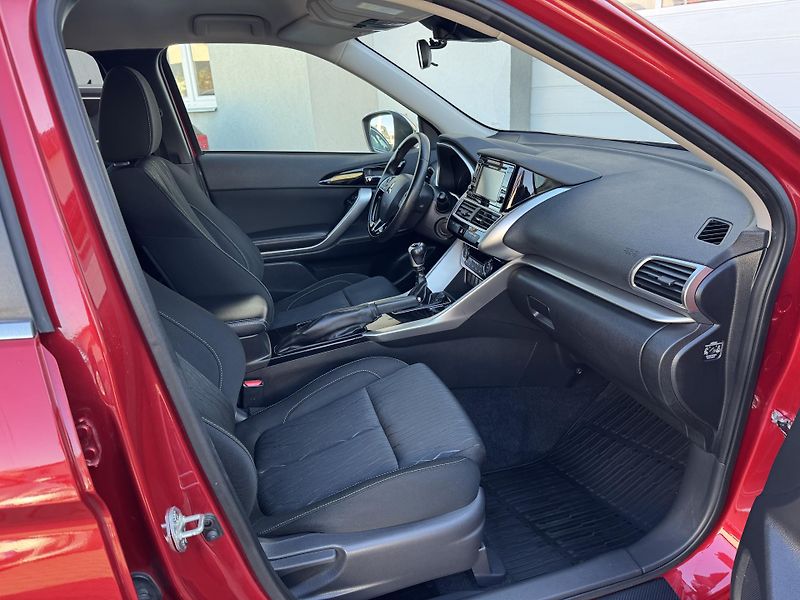 Mitsubishi Eclipse Cross 1,5T INTENSE,ČR,1.MAJ. - fotka 9 z 19