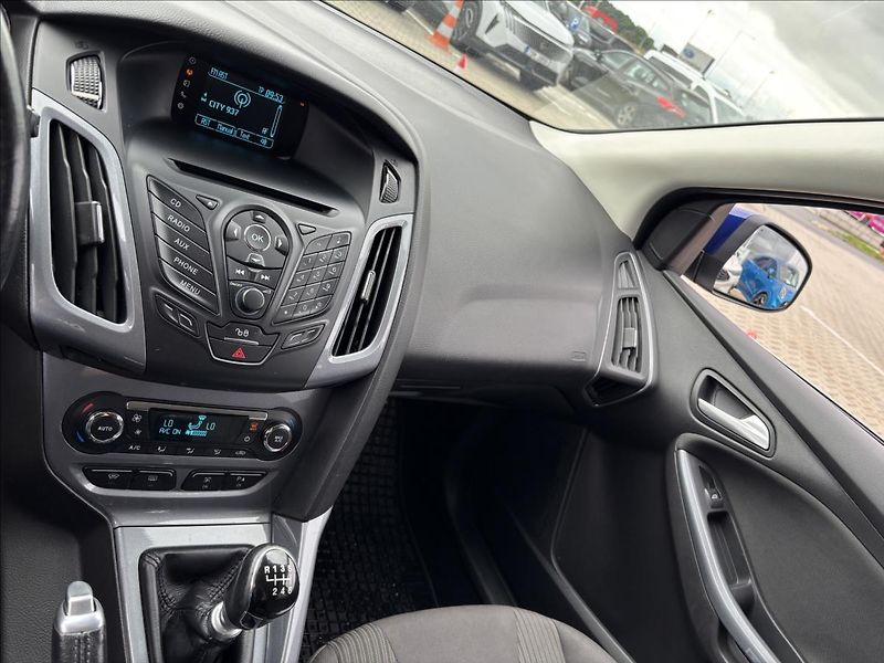 Ford Focus 2,0 TDCI 140k Titanium - fotka 36 z 36