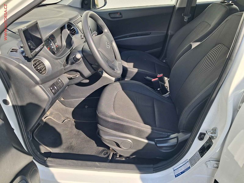 Hyundai i10 (2017) 1.0i, 1.maj,ČR, AC - fotka 9 z 17