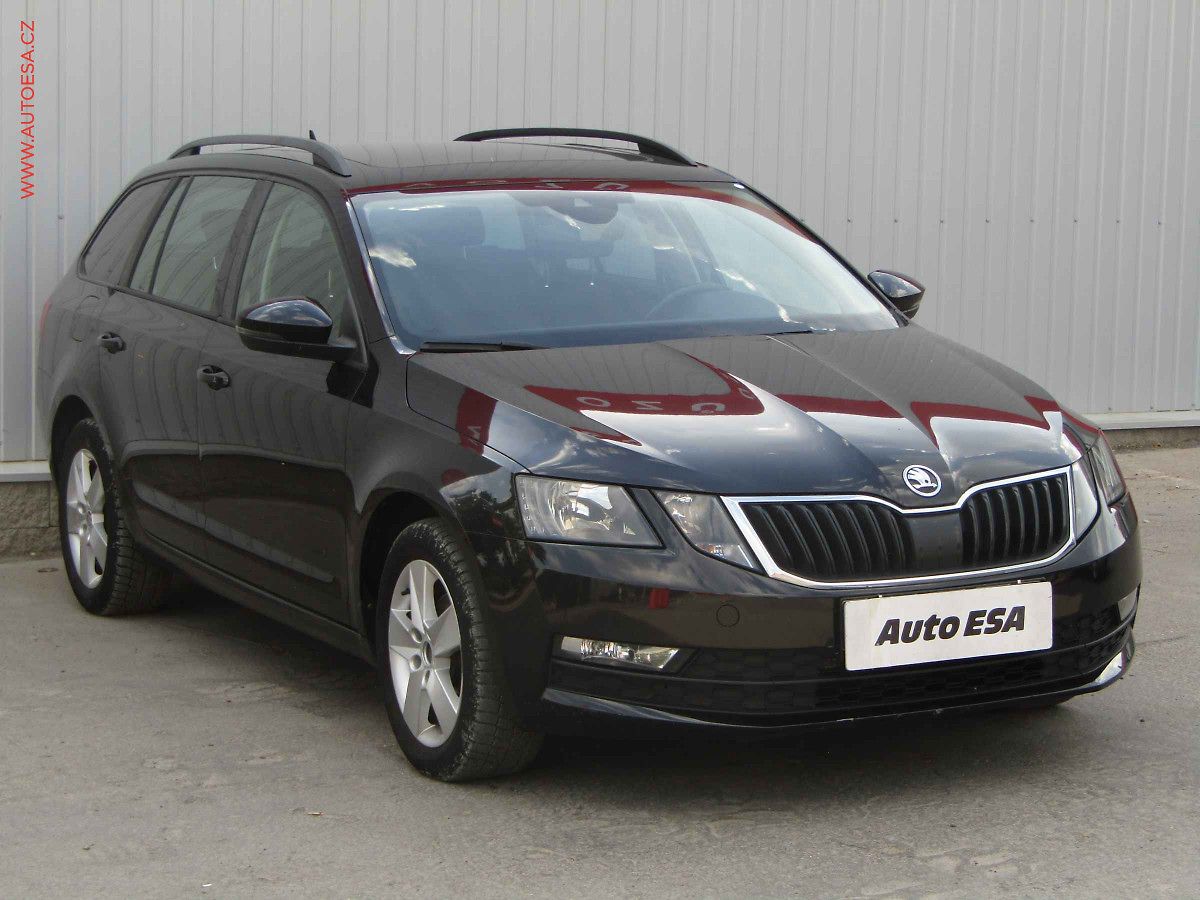 Škoda Octavia 1.6 TDi, Ambiente, DSG, panor
