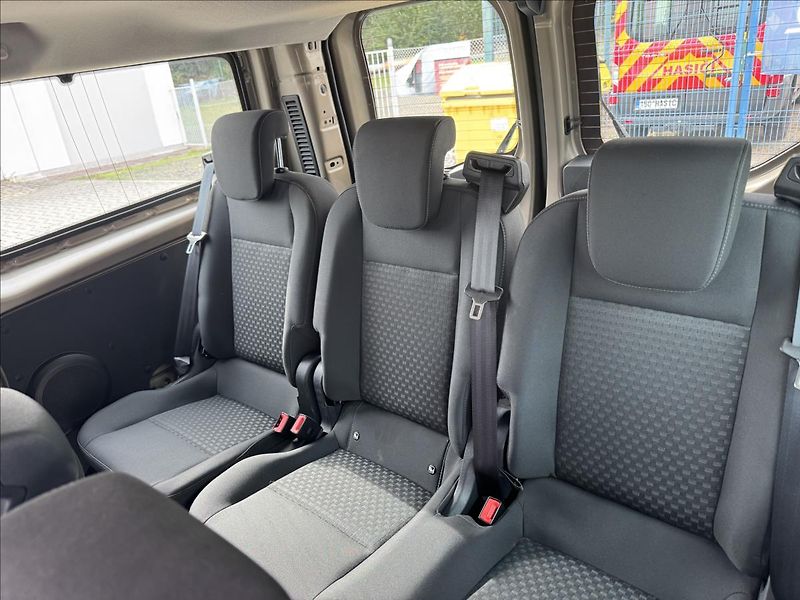 Ford Transit Custom 2,0 Titanium L1 - fotka 8 z 17