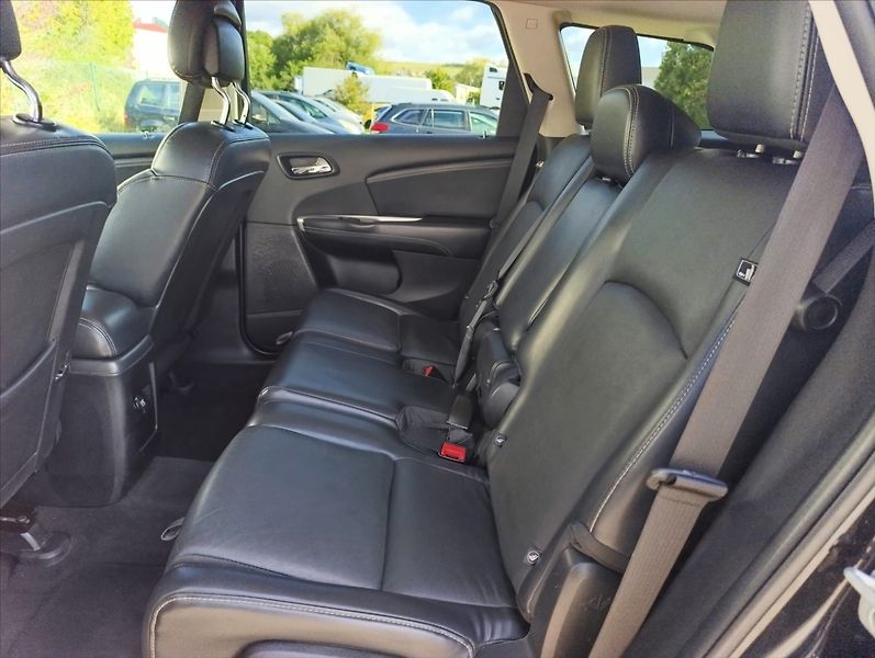 Fiat Freemont 2,0 MULTIJET 7MÍST AWD AT NAVI - fotka 20 z 41