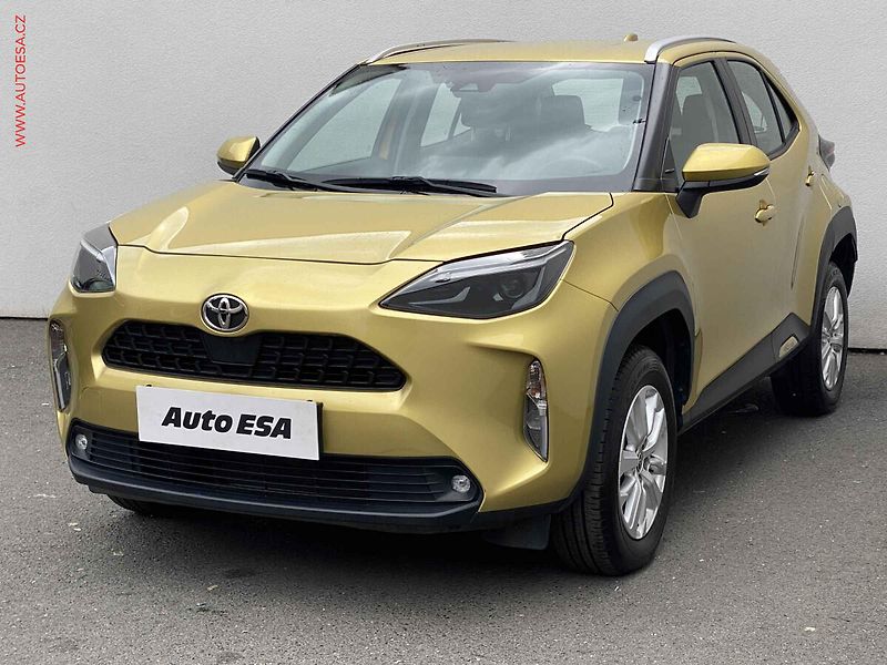 Toyota Yaris Cross (2022) 1.5 VVT-i, 1.maj,ČR, Dynamic - fotka 3 z 20