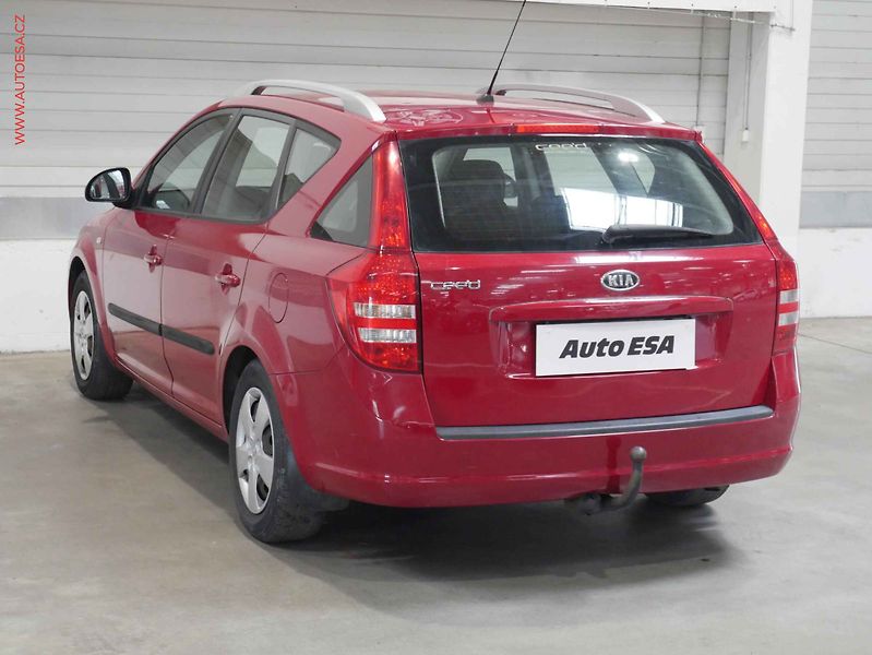 Kia Ceed (2009) 1.4i, 1.maj,ČR, AC - fotka 4 z 16