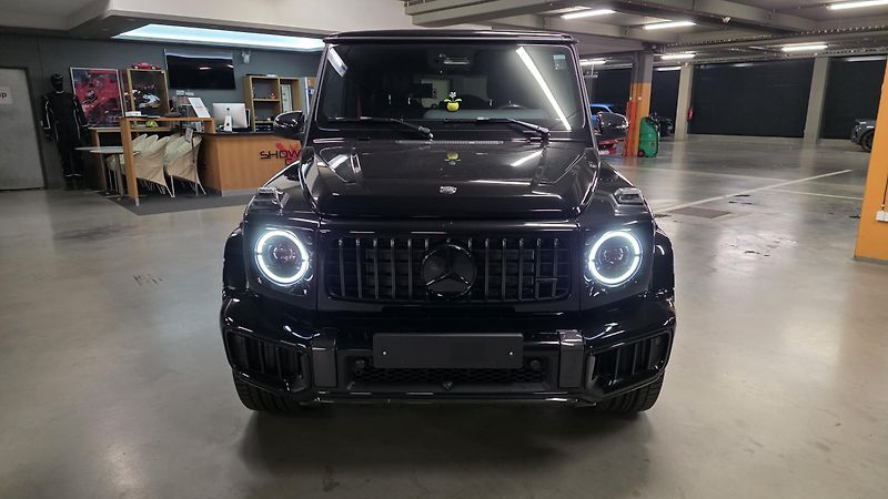 Mercedes-Benz Třídy G (2026) G63AMG NEW MAX CARBON A22 - fotka 2 z 8