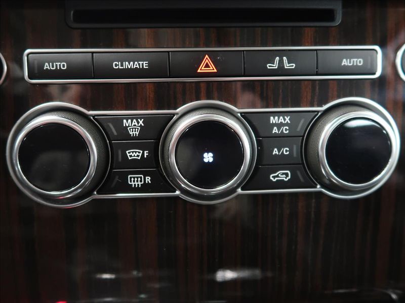 Land Rover Range Rover 4,4 SDV8 Autobiography, Max vý - fotka 28 z 36