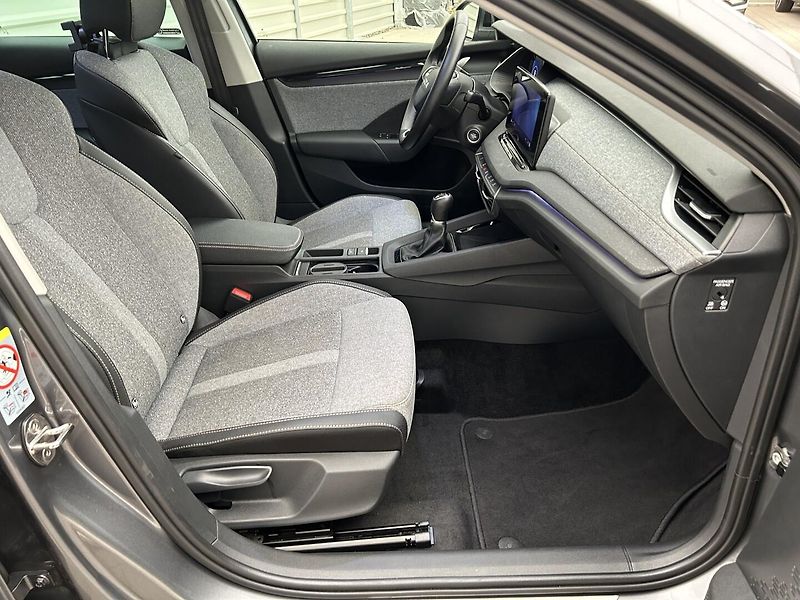 Škoda Octavia 1.5 TSI Top selection - fotka 27 z 32