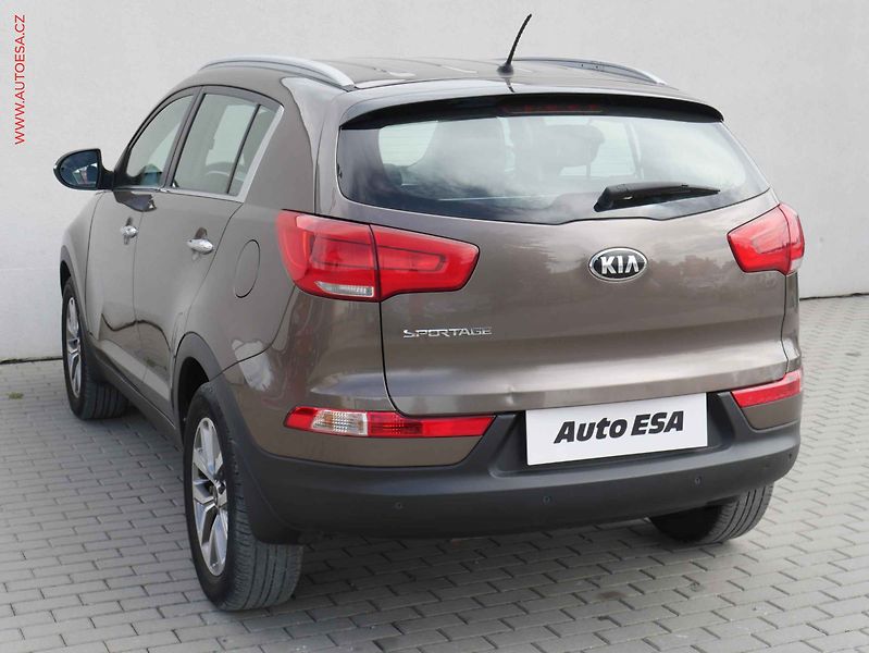 Kia Sportage (2015) 1.6GDi, 2.maj,ČR, AC, tempo - fotka 6 z 18