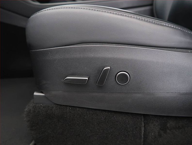 Tesla Model Y (2022) Long Range AWD 79kWh, SoH 89% - fotka 31 z 33