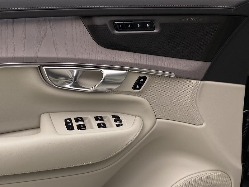 Volvo XC90 (2026) T8 AWD RECHARGE DARK ULTRA - fotka 30 z 79