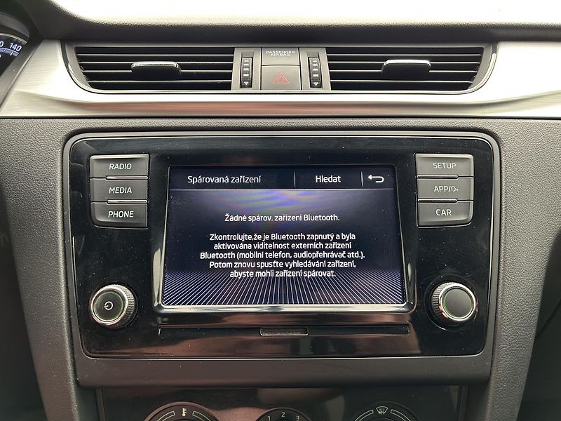Škoda Rapid 1.0 TSI  Ambition   Plus - fotka 9 z 25