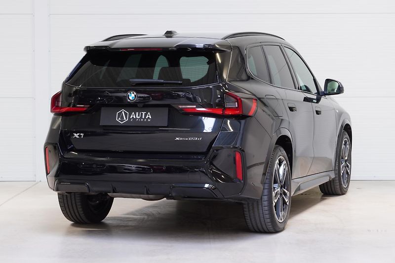 BMW X1 Xdrive23d,M-Paket,DPH,PAMĚTI - fotka 6 z 34