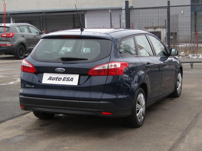 Ford Focus (2013) 1.6 TDCi, ČR, AC, zmk.řazení - fotka 4 z 15