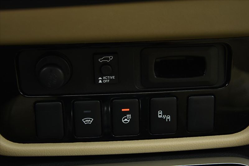 Mitsubishi Outlander 2.2 DI-D 4WD A/T 7-MÍST ČR - fotka 31 z 33