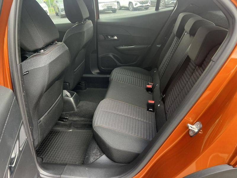 Peugeot 2008 (2024) 1.2T 130K KAMERA ČR NOVÉ 1.MAJ - fotka 9 z 21
