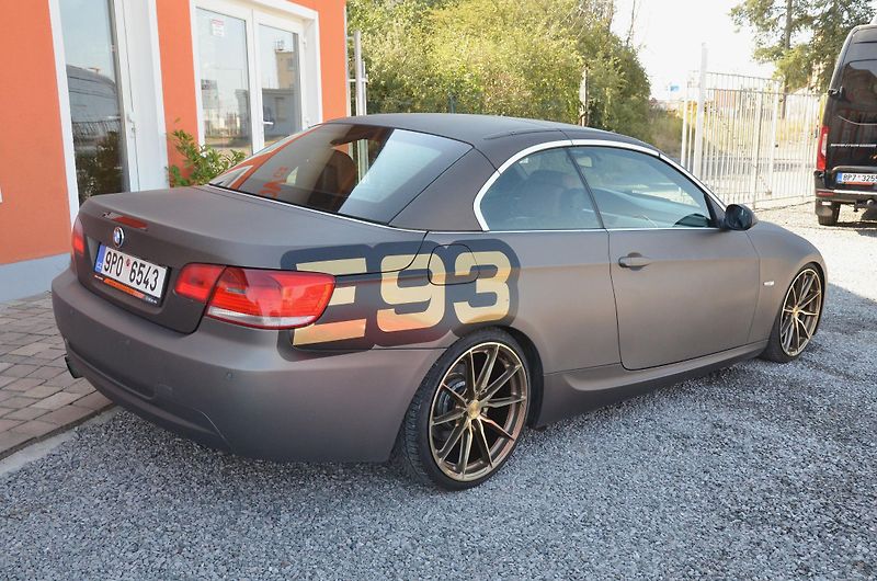 BMW Řada 3 (2009) 325i 155kW E93 Cabrio / manuál - fotka 6 z 28