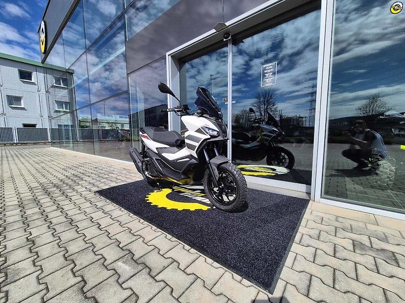 Aprilia SR GT 125 (2026) E5+ - AKČNÍ CENA - fotka 1 z 41