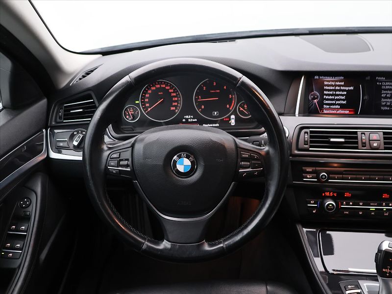 BMW Řada 5 2,0 d 160kW xDrive Aut. CZ - fotka 19 z 38
